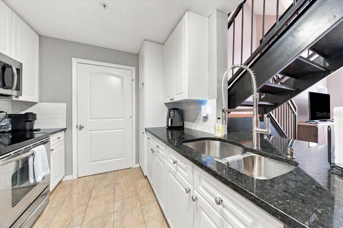 4221 W SPRUCE ST #1417 — photo 6