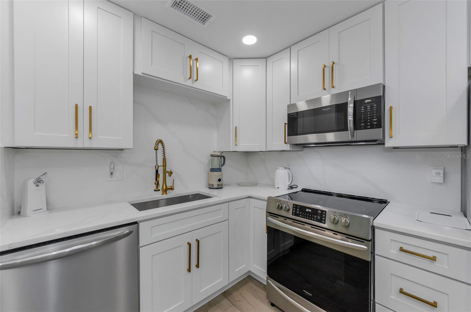 2700 BAYSHORE BLVD #5210 — photo 15