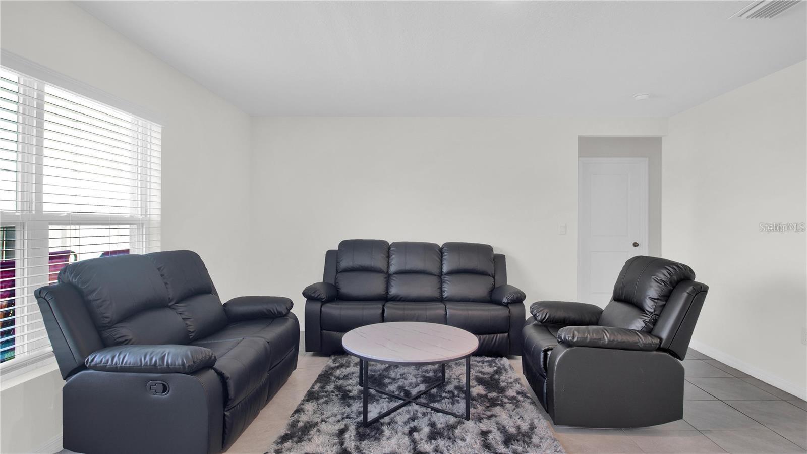 5440 LOGAN CAVE AVE — photo 8