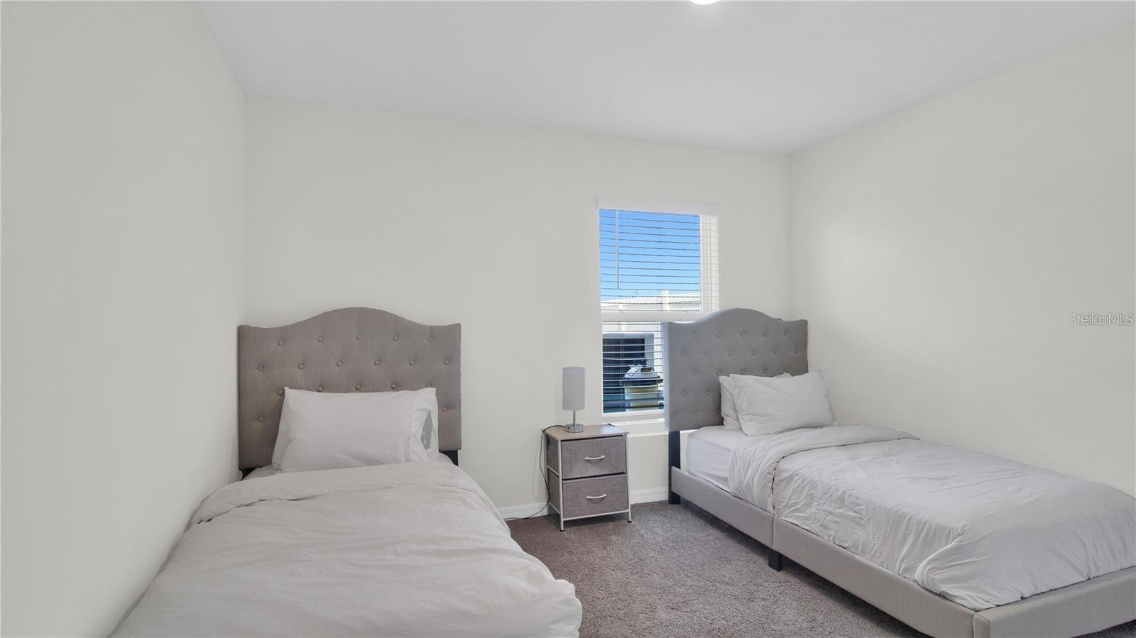 5440 LOGAN CAVE AVE — photo 4