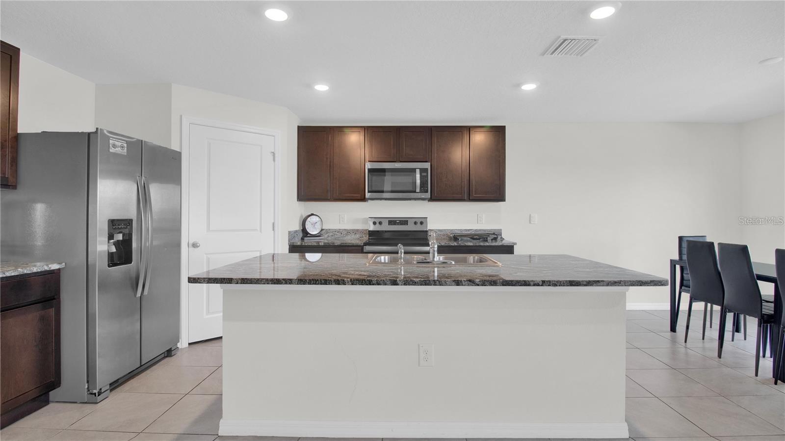 5440 LOGAN CAVE AVE — photo 18