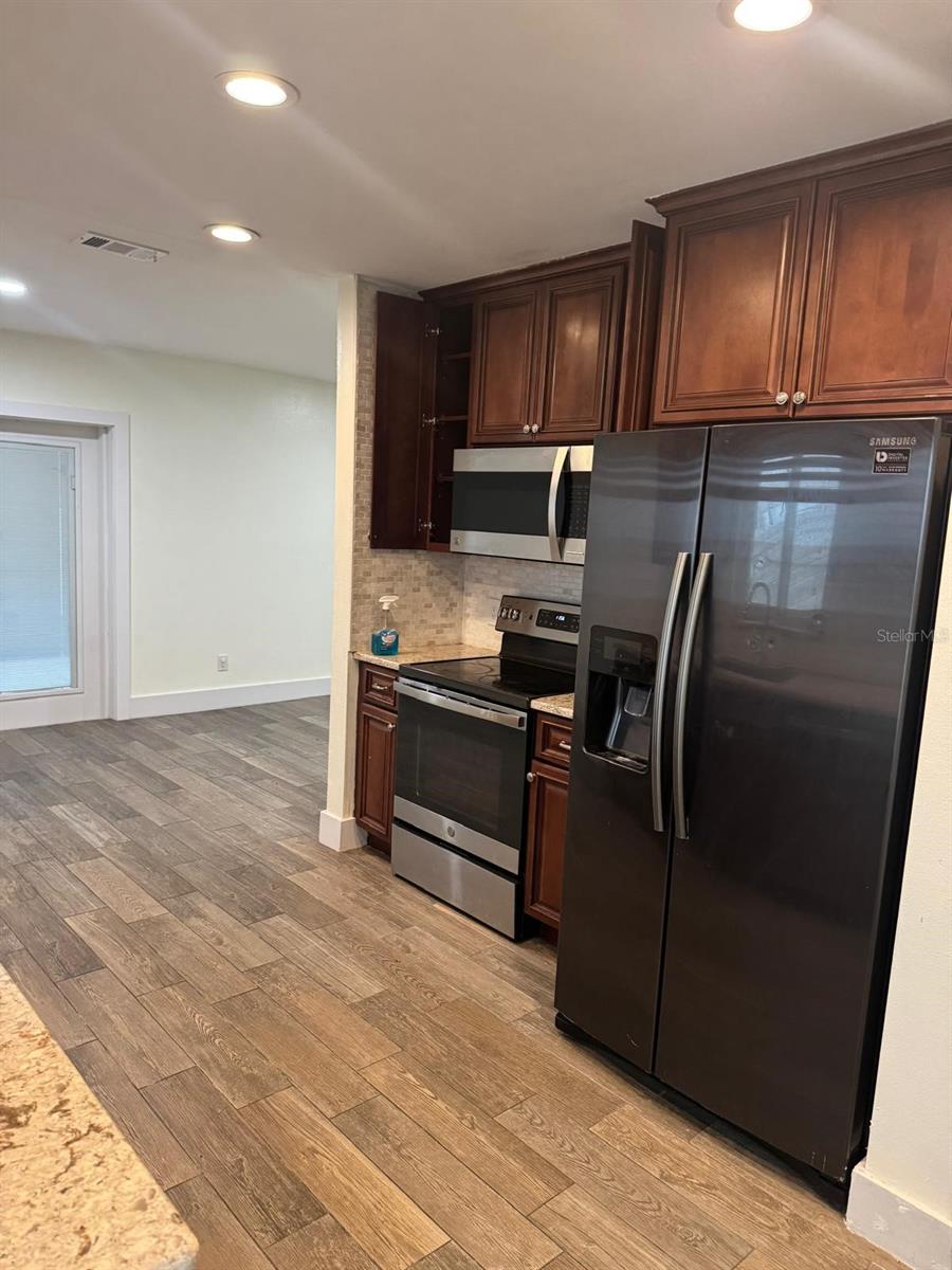 7920 GEORGE WASHINGTON LN — photo 11