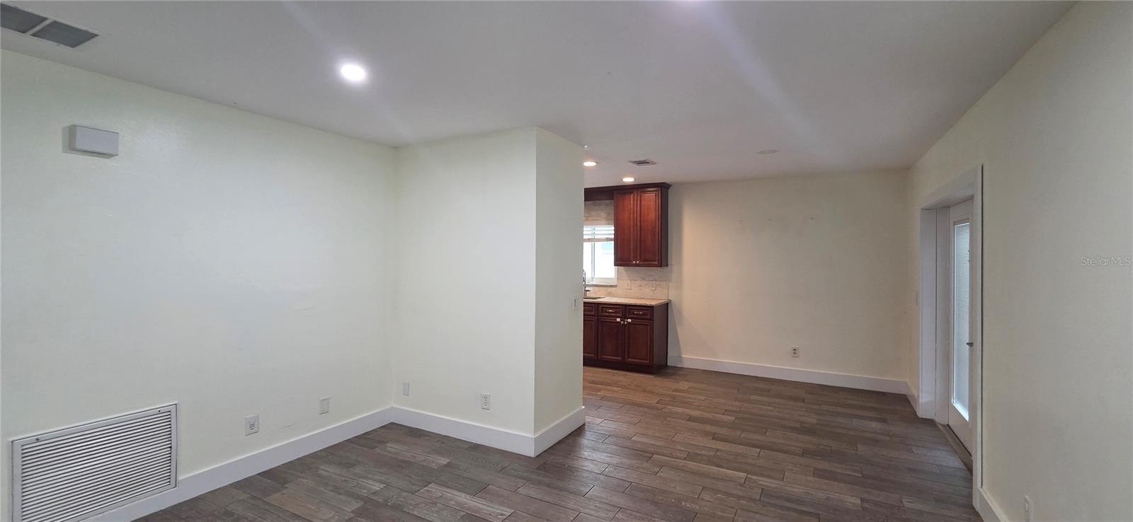 7920 GEORGE WASHINGTON LN — photo 8