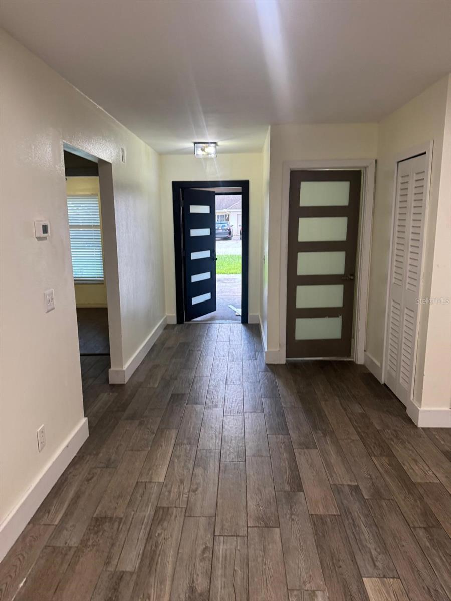 7920 GEORGE WASHINGTON LN — photo 4