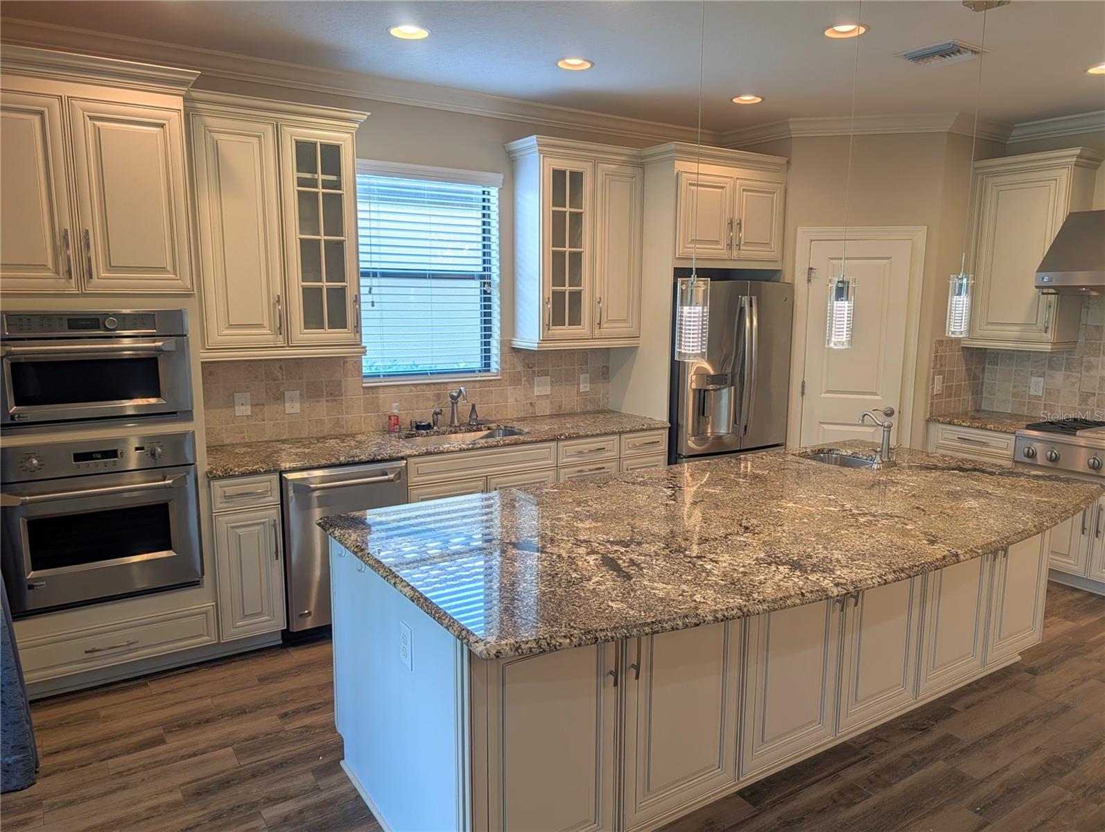 2372 VACCARO DR — photo 12