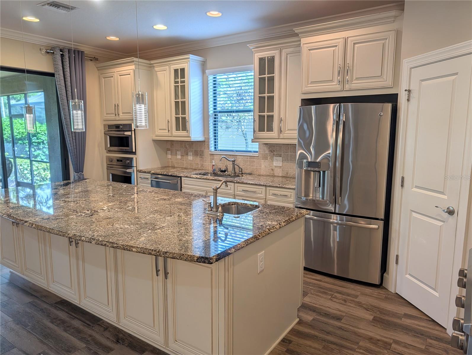 2372 VACCARO DR — photo 11