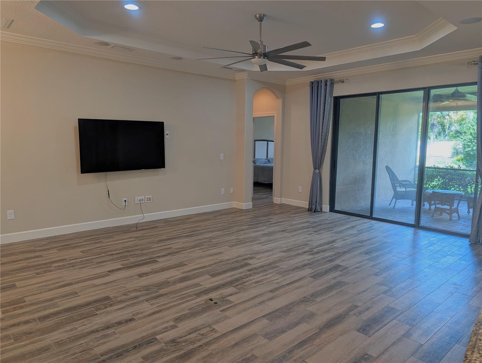 2372 VACCARO DR — photo 9
