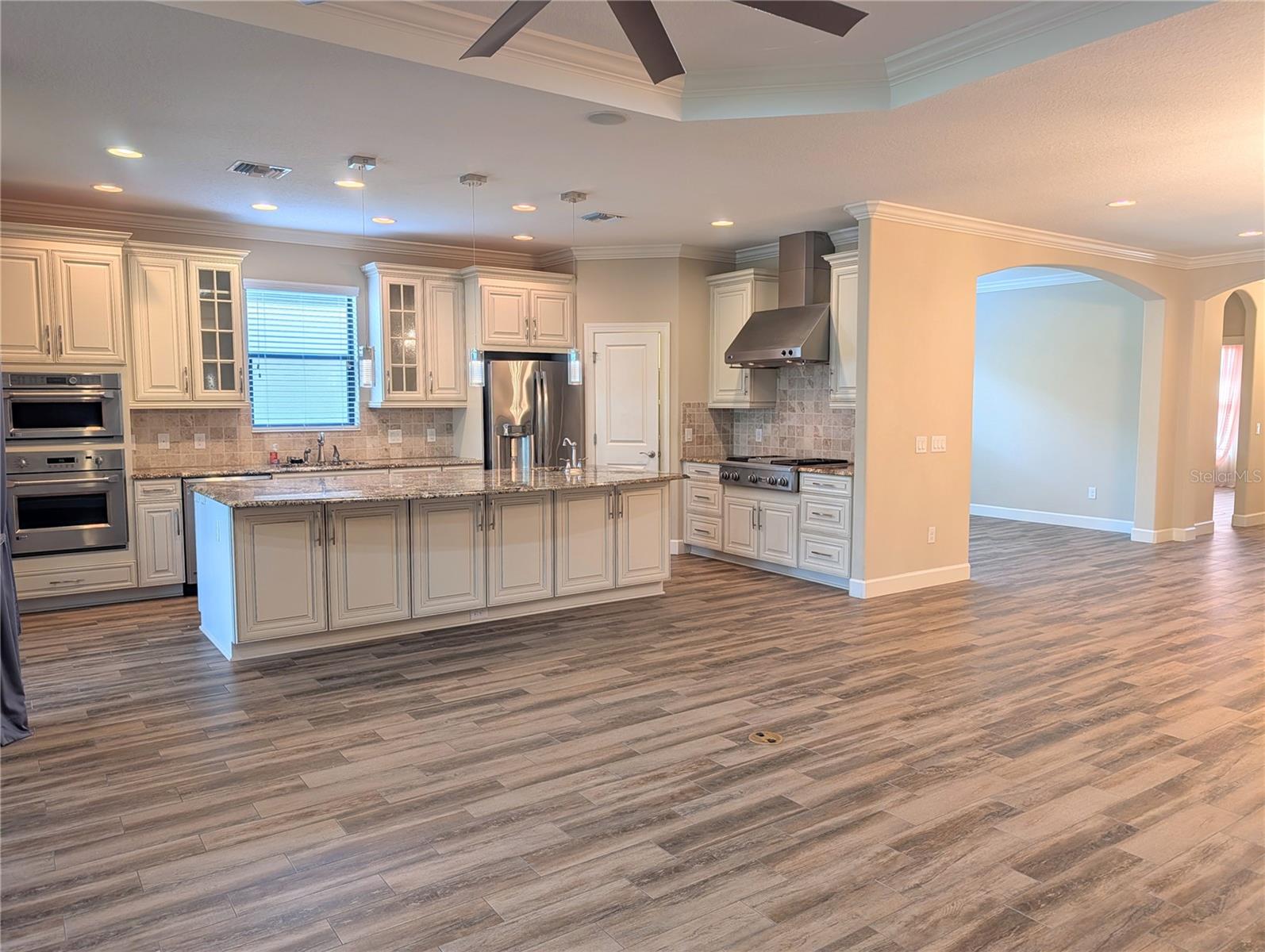 2372 VACCARO DR — photo 10