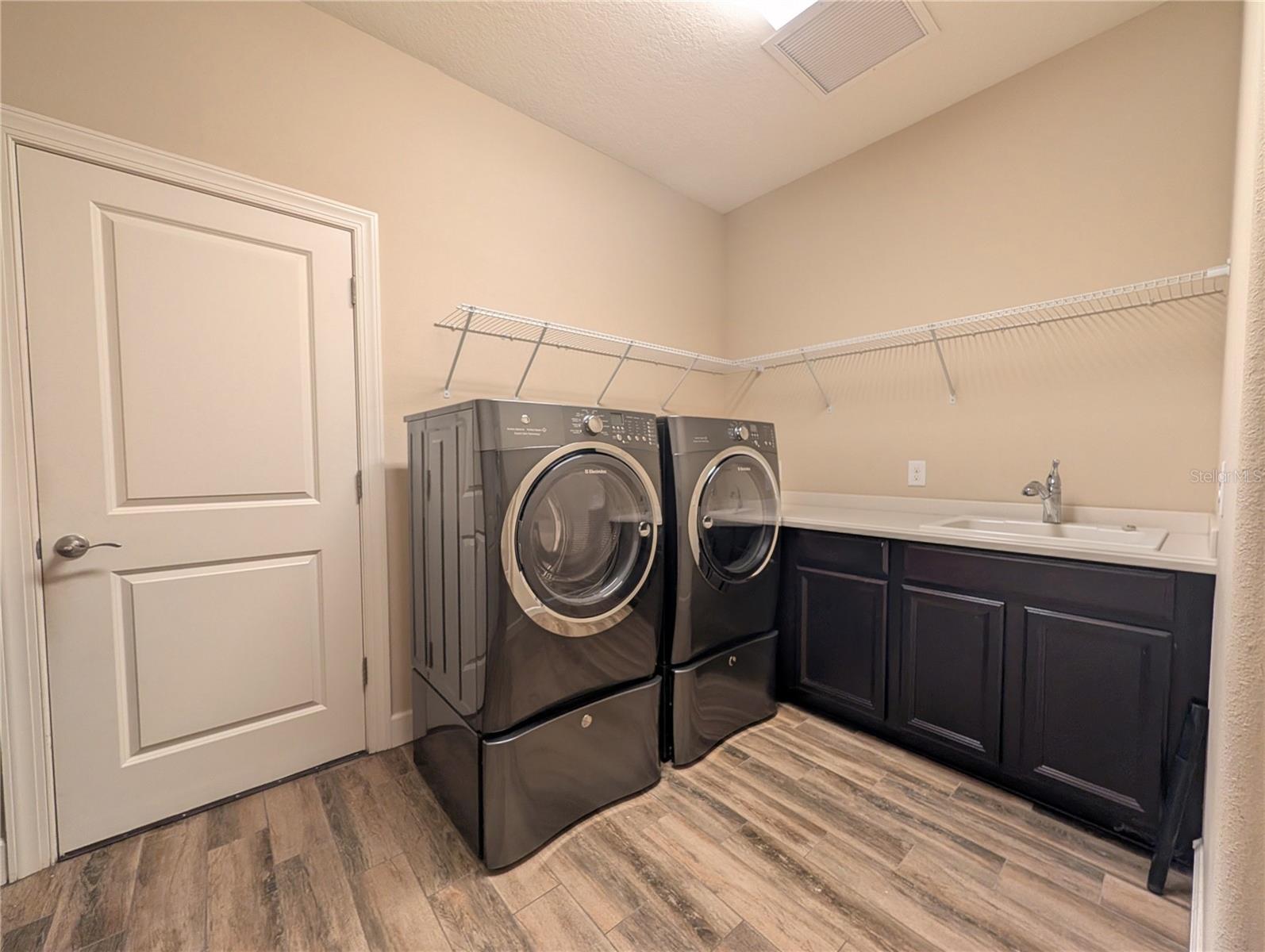 2372 VACCARO DR — photo 38