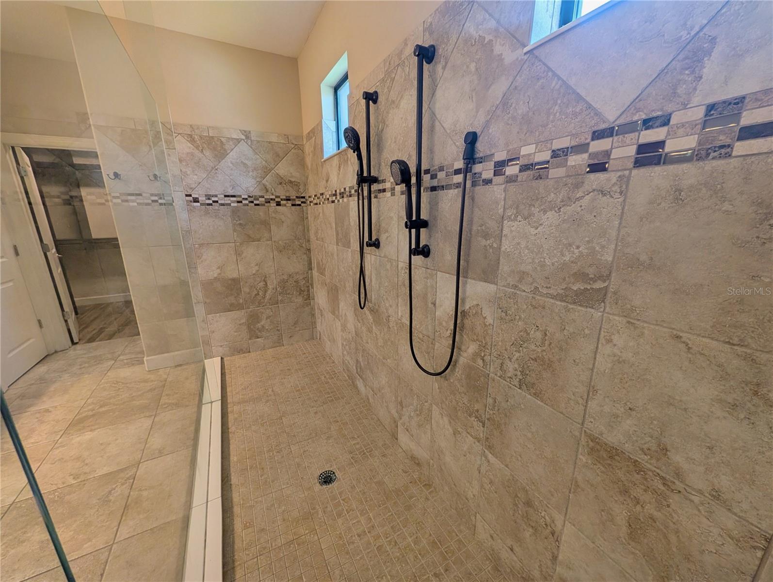 2372 VACCARO DR — photo 25