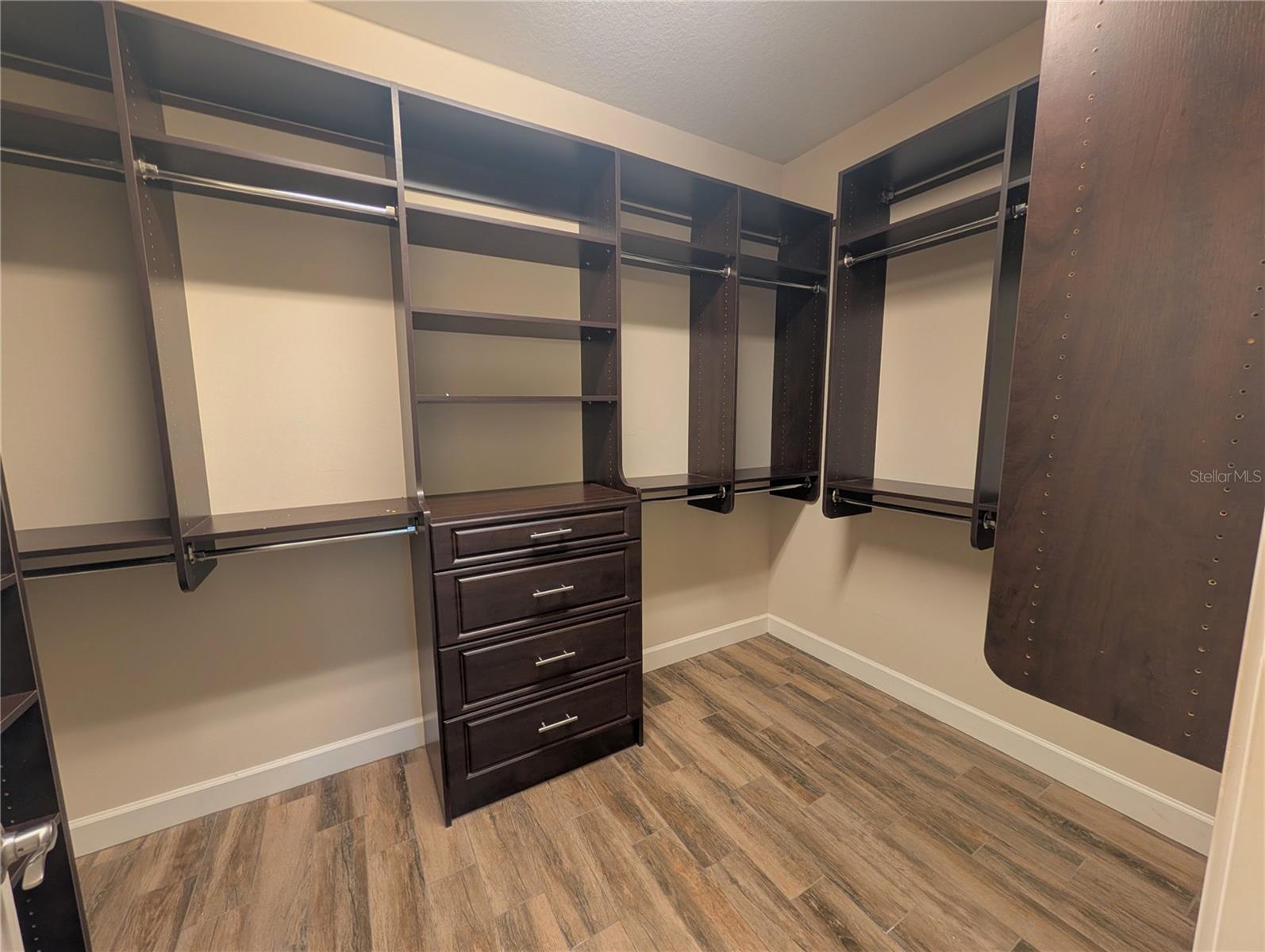 2372 VACCARO DR — photo 27