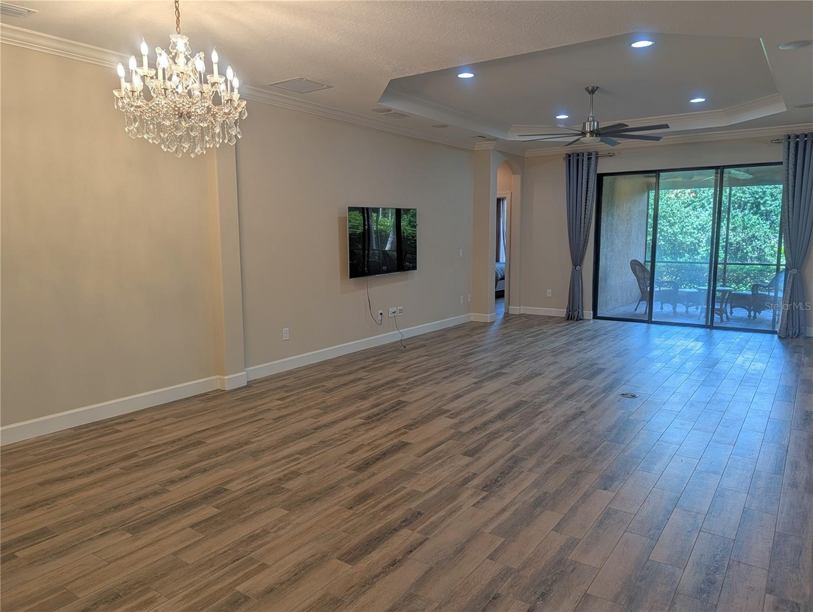 2372 VACCARO DR — photo 7