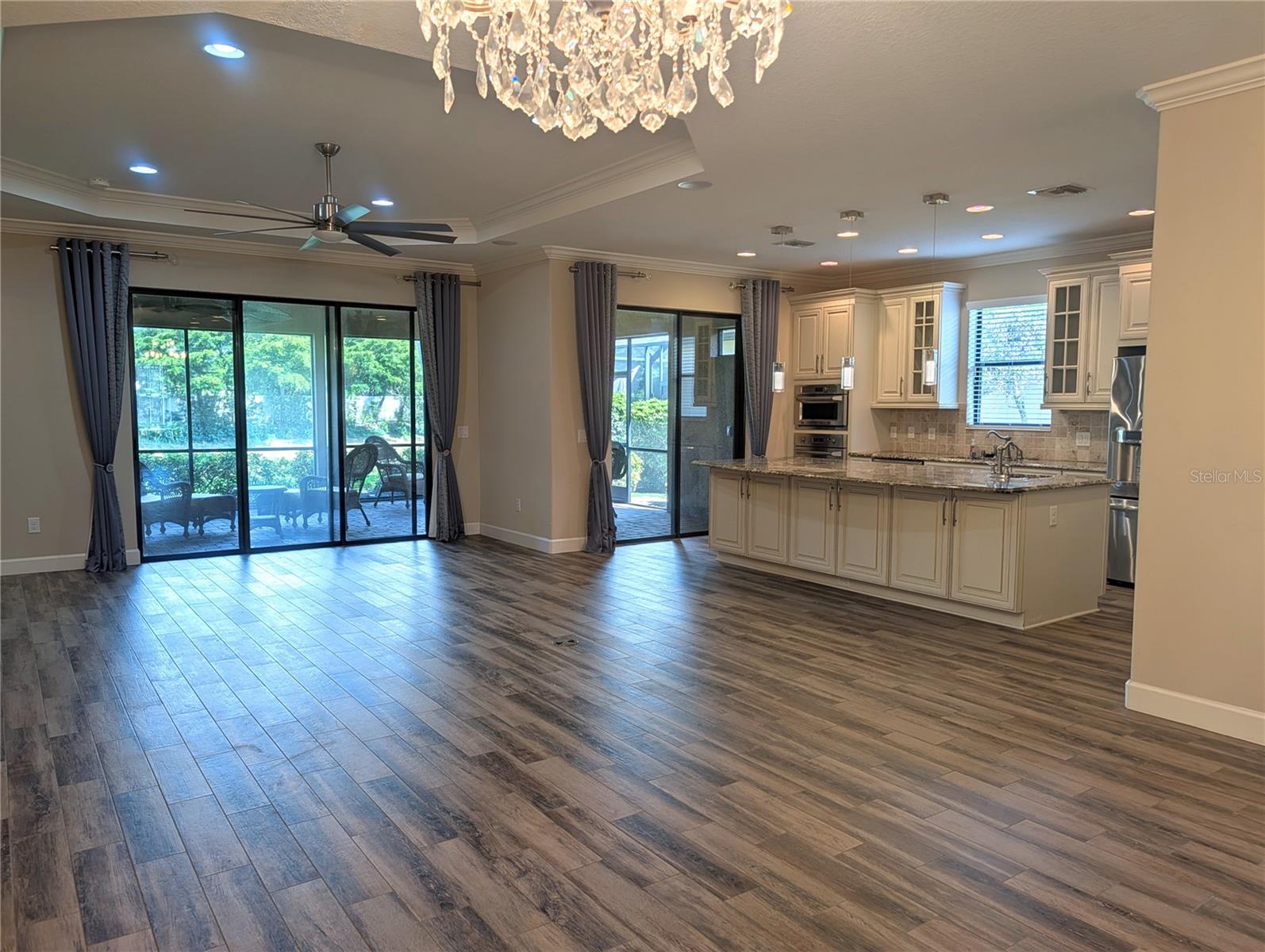 2372 VACCARO DR — photo 6