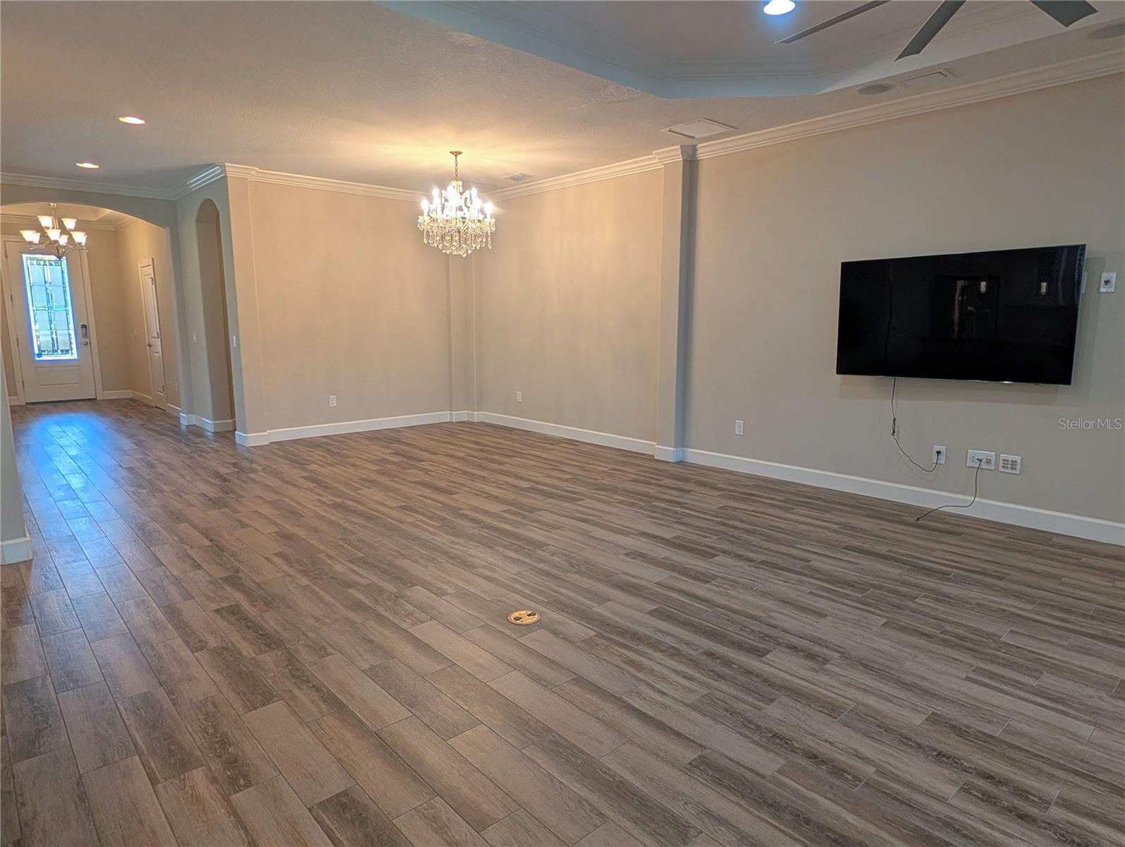 2372 VACCARO DR — photo 8