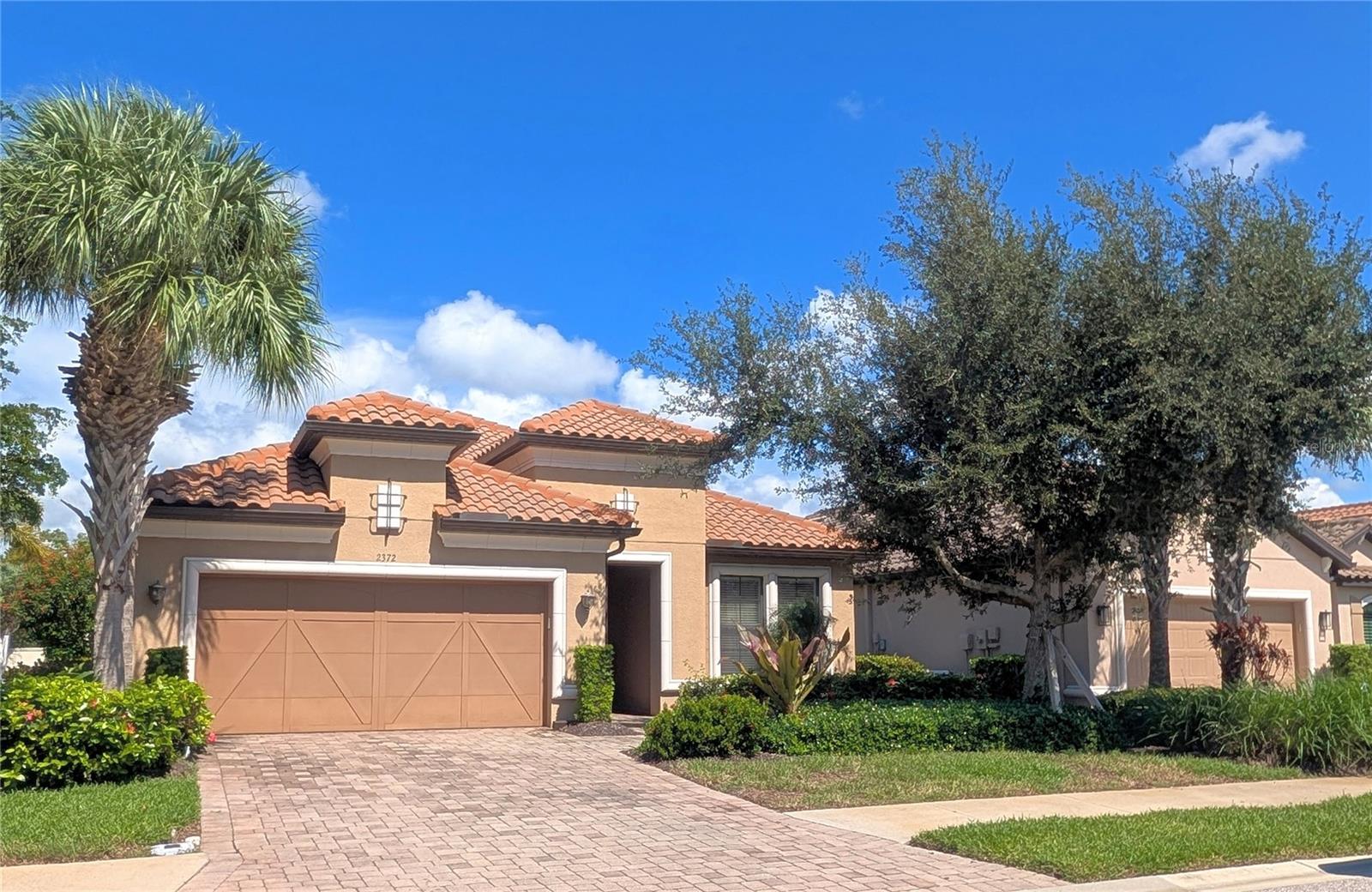 2372 VACCARO DR — photo 3
