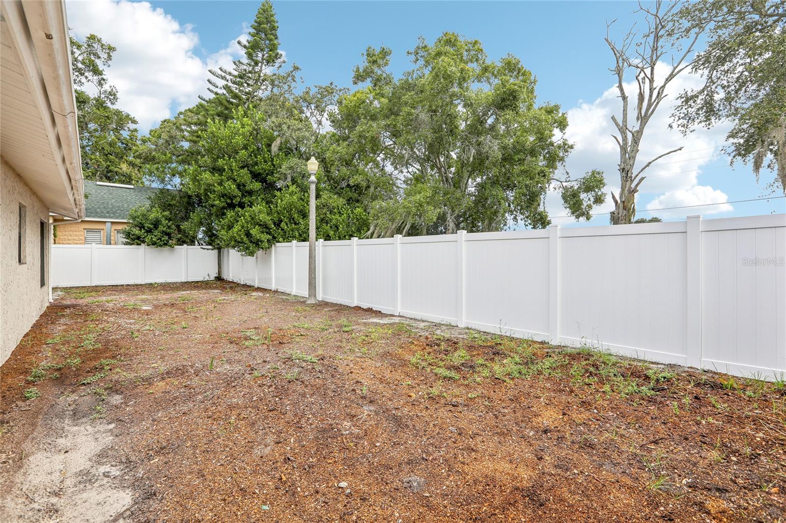 700 13TH CT SW — photo 35