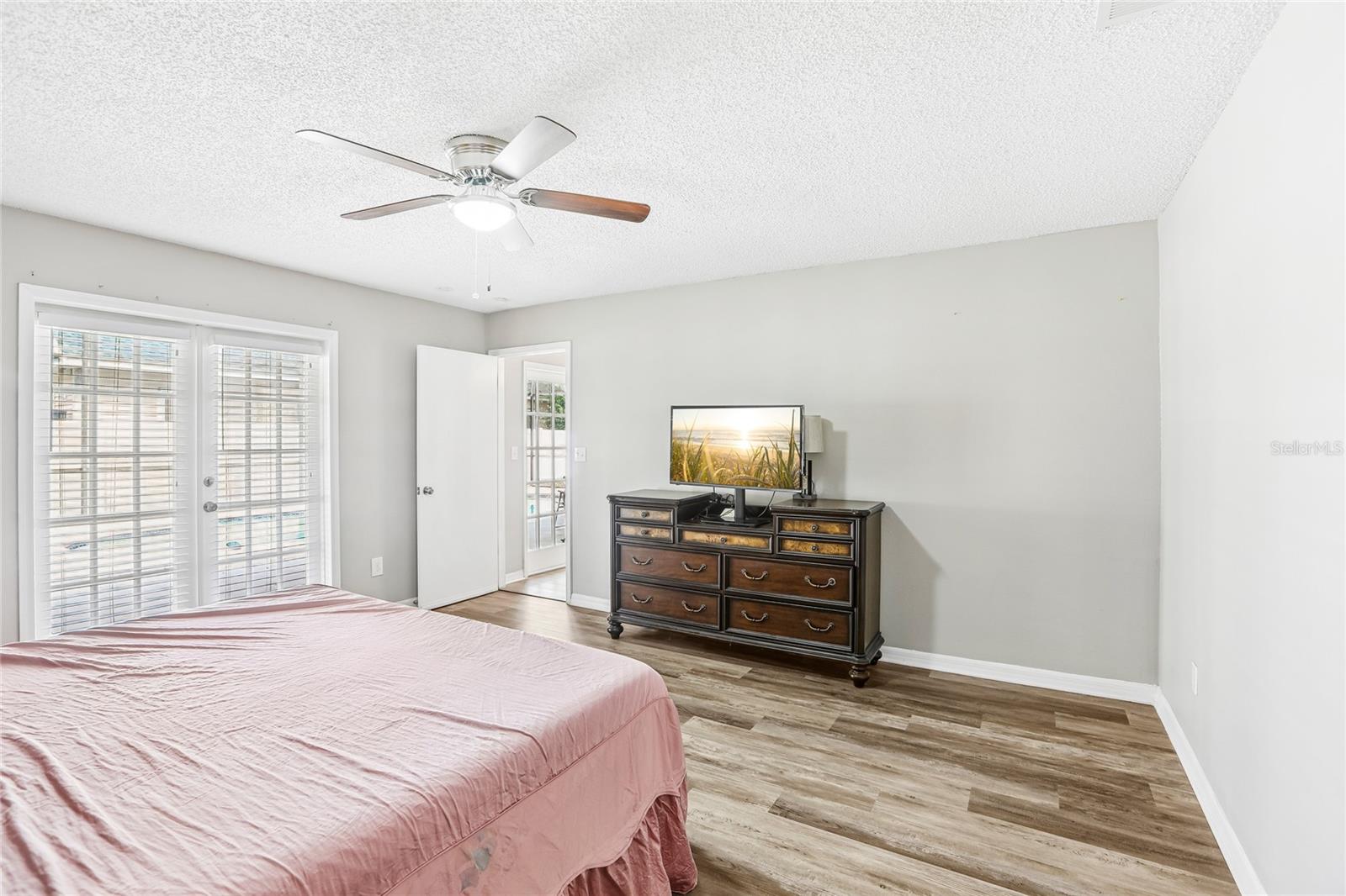 700 13TH CT SW — photo 22