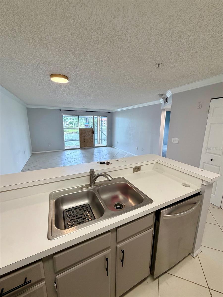 2400 FEATHER SOUND DR #1426 — photo 4