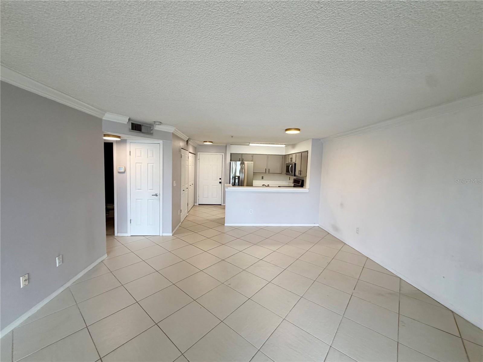 2400 FEATHER SOUND DR #1426 — photo 2