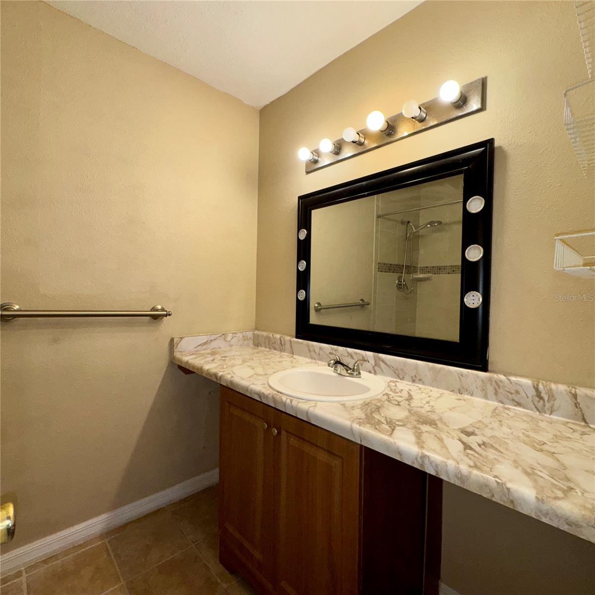 2908 FOREST CIR — photo 30