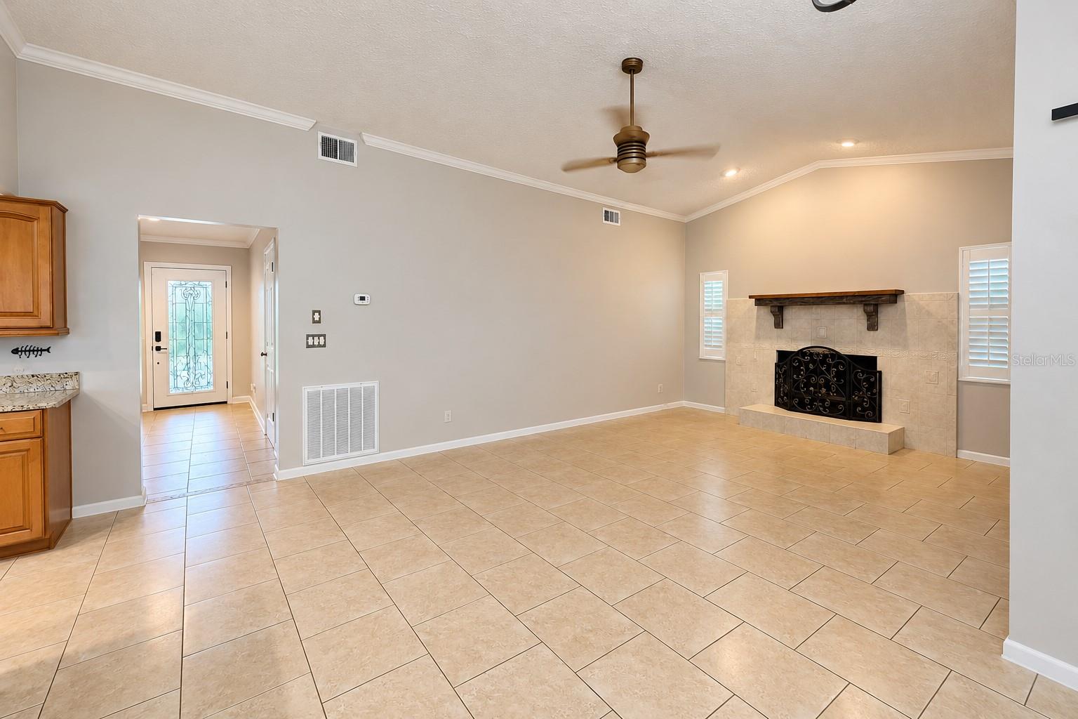 816 EAGLE LN — photo 10