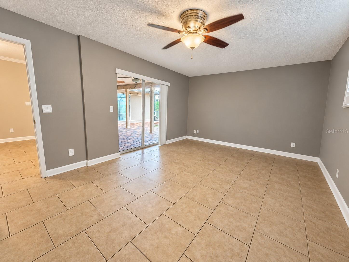 816 EAGLE LN — photo 16