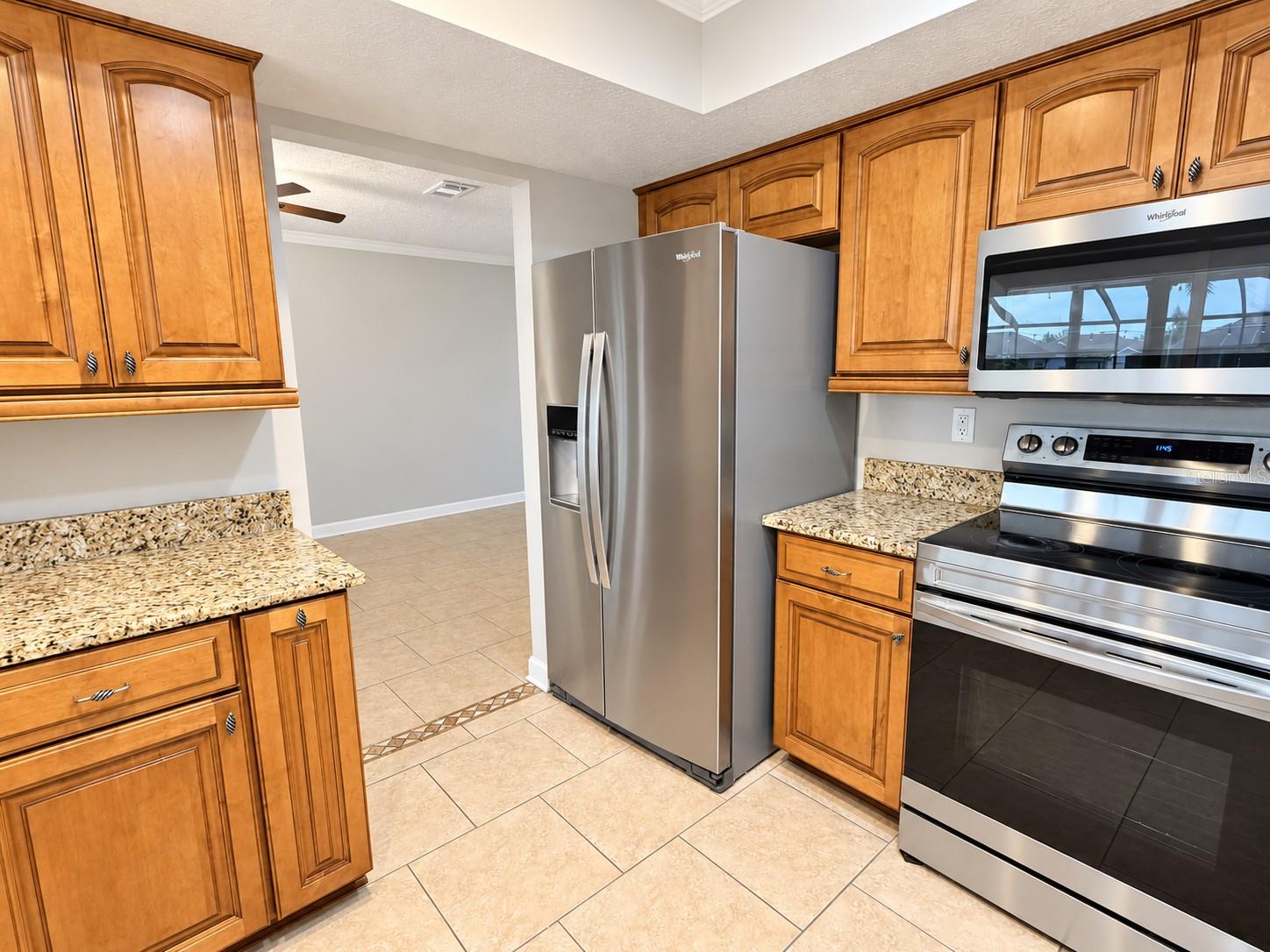 816 EAGLE LN — photo 13