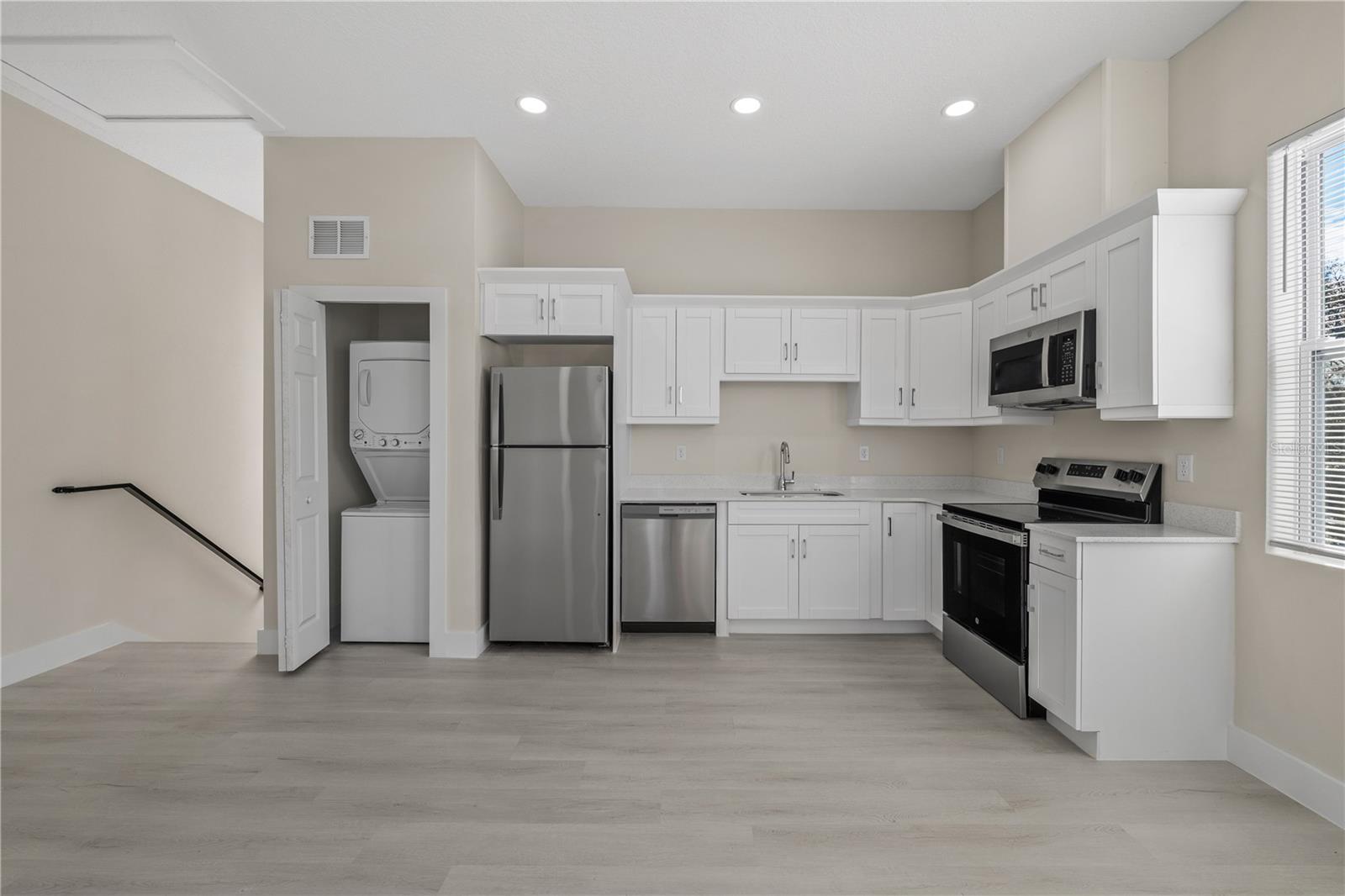 6976 BELLTREE CIR — photo 38