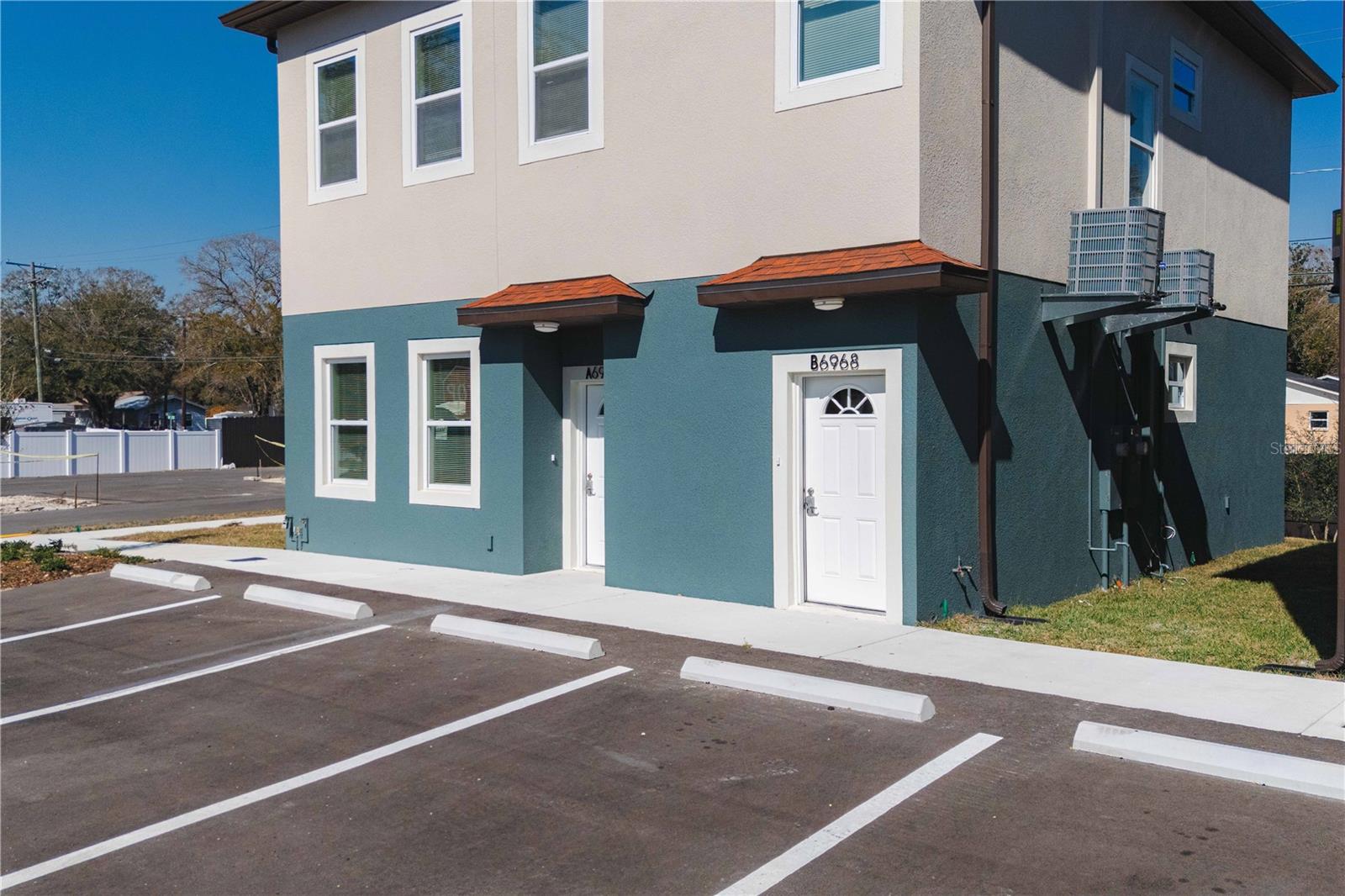 6976 BELLTREE CIR — photo 11