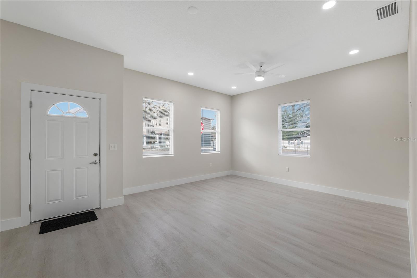 6976 BELLTREE CIR — photo 21