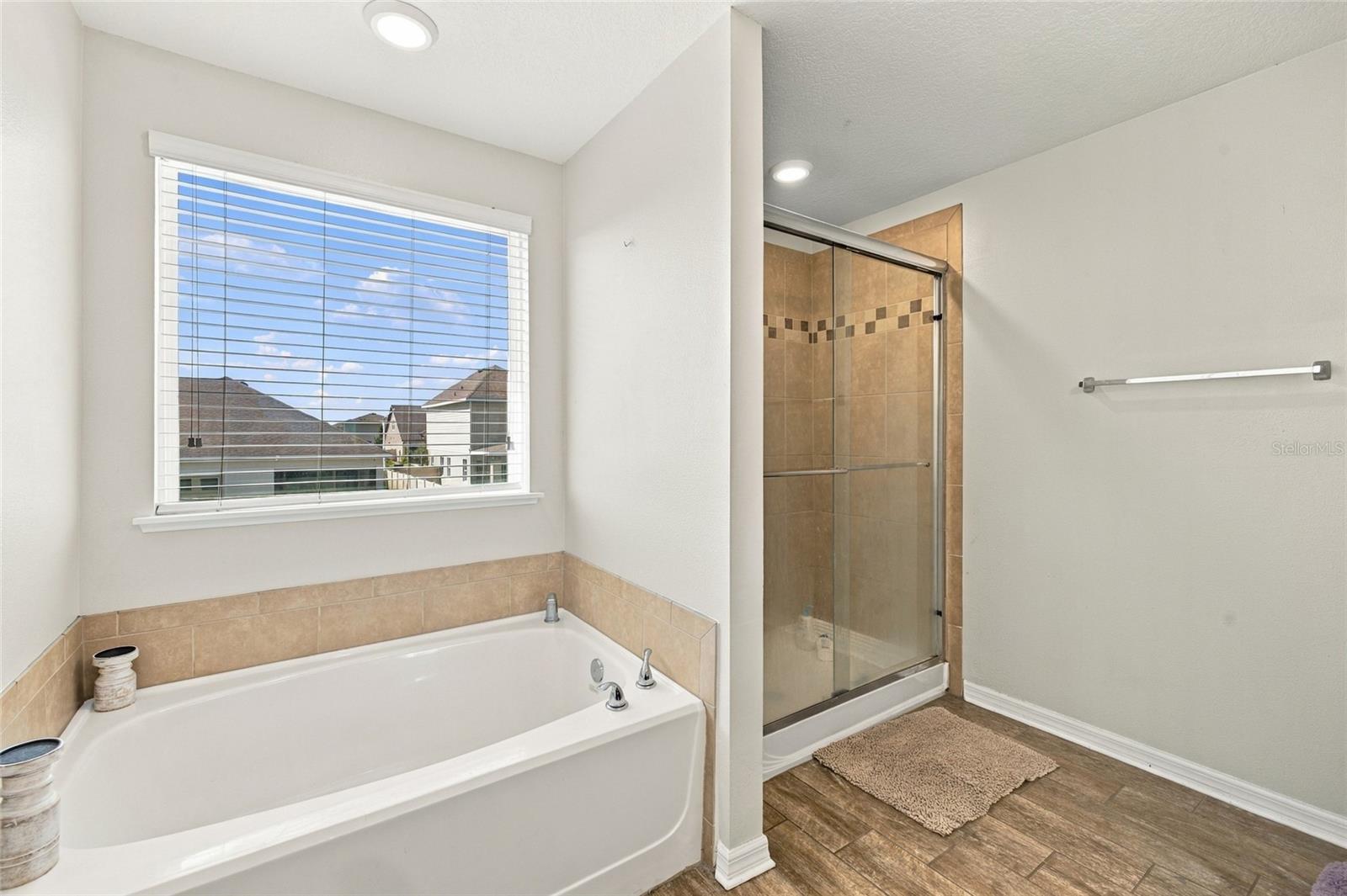 7945 OLIVE BROOK DR — photo 24