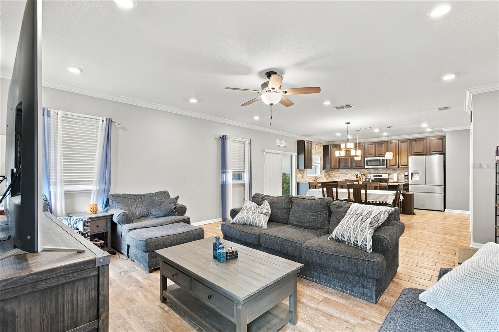 7945 OLIVE BROOK DR — photo 9