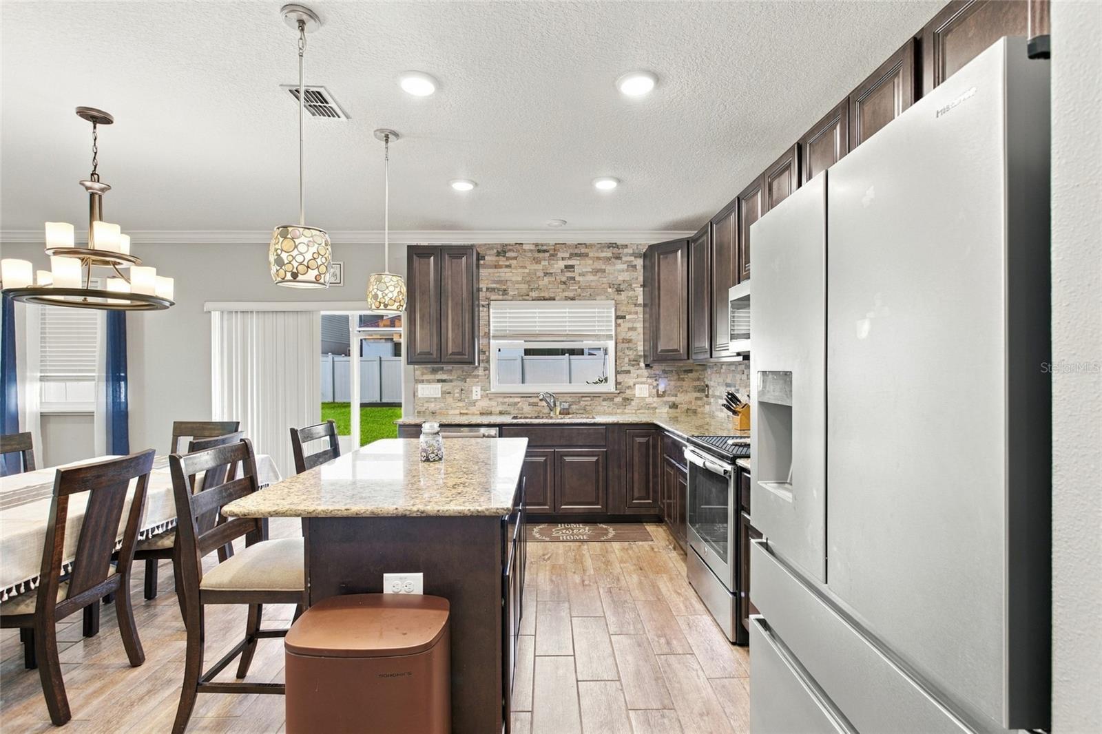 7945 OLIVE BROOK DR — photo 12