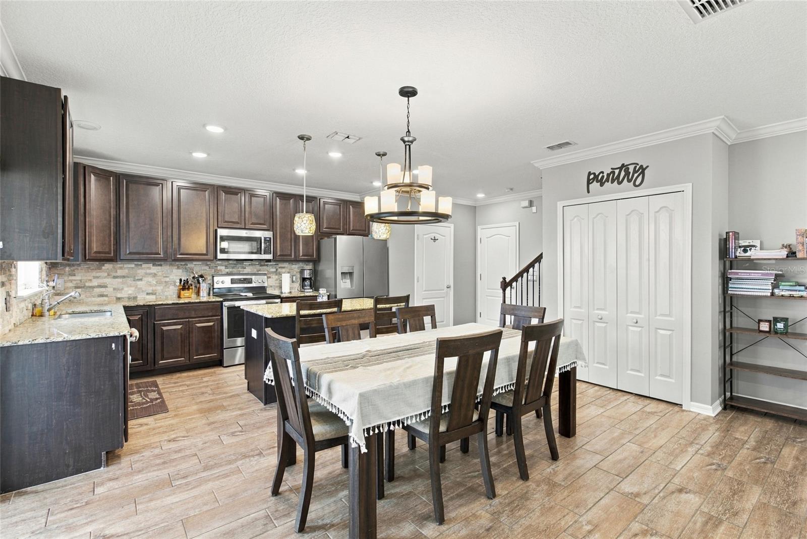 7945 OLIVE BROOK DR — photo 16