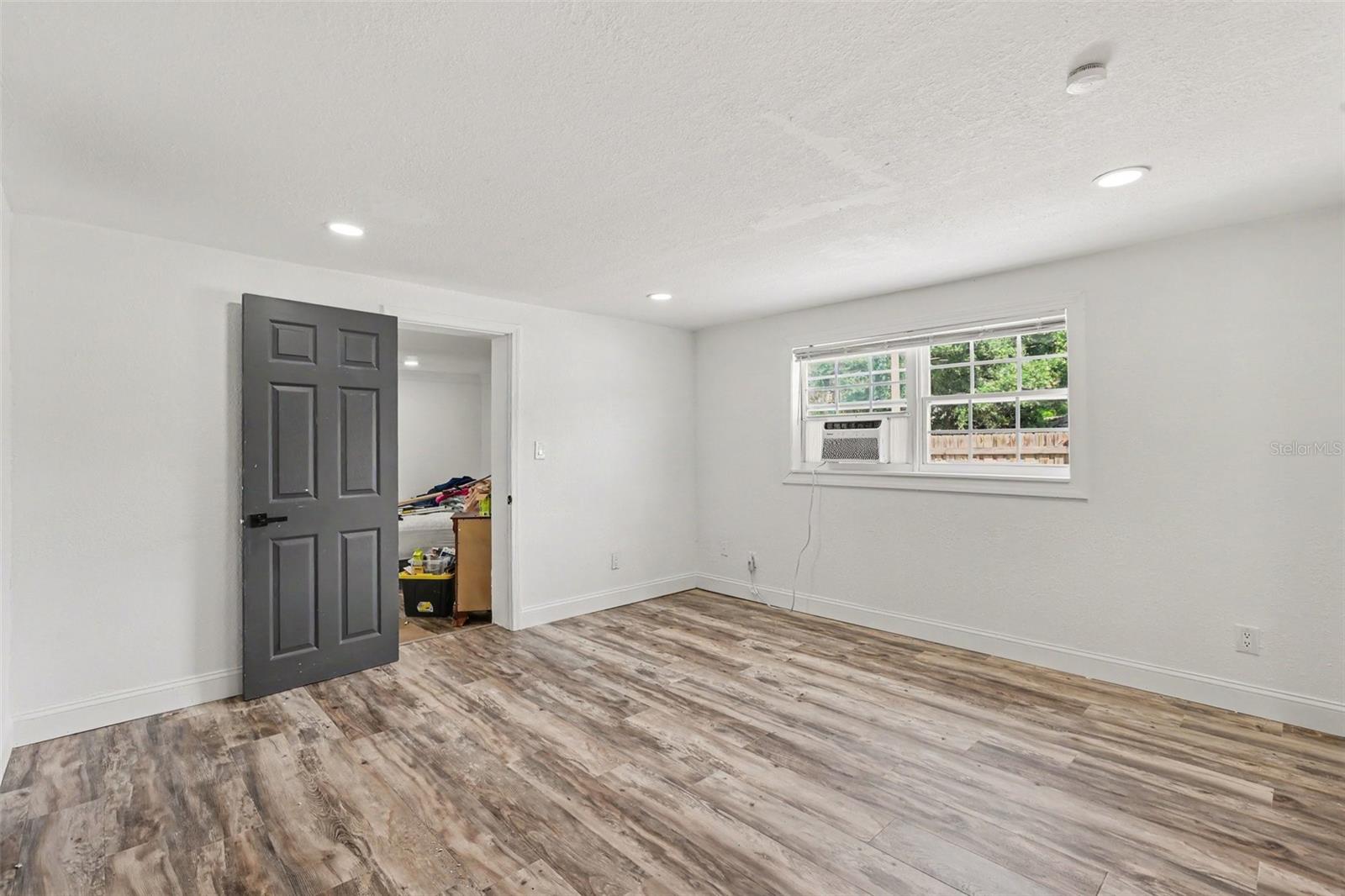 301 W CHELSEA ST — photo 18
