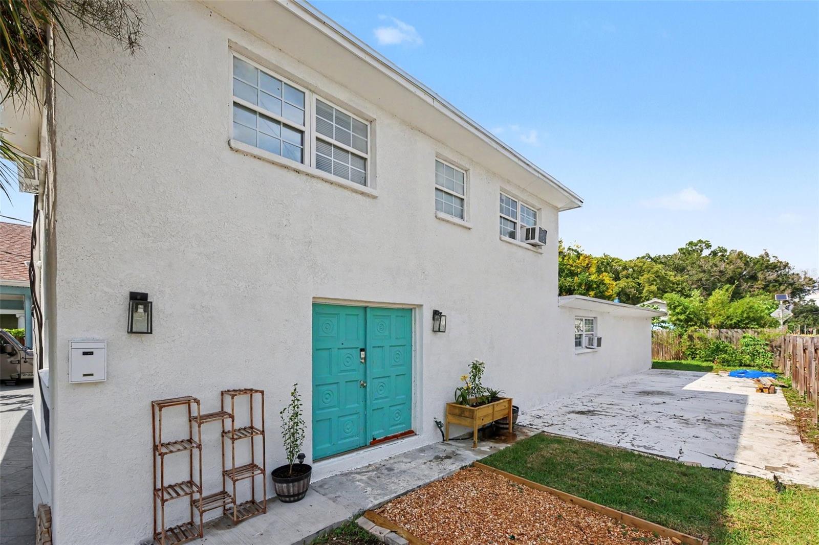 301 W CHELSEA ST — photo 4