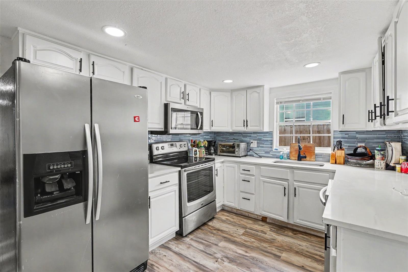 301 W CHELSEA ST — photo 12