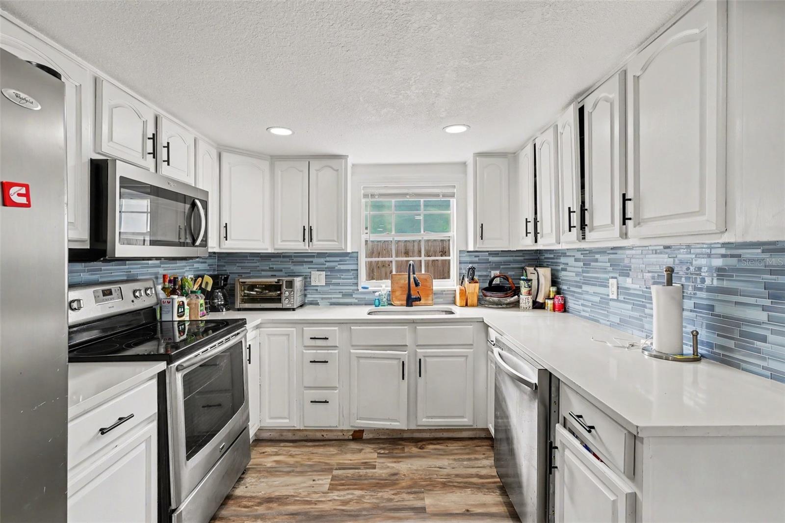 301 W CHELSEA ST — photo 10
