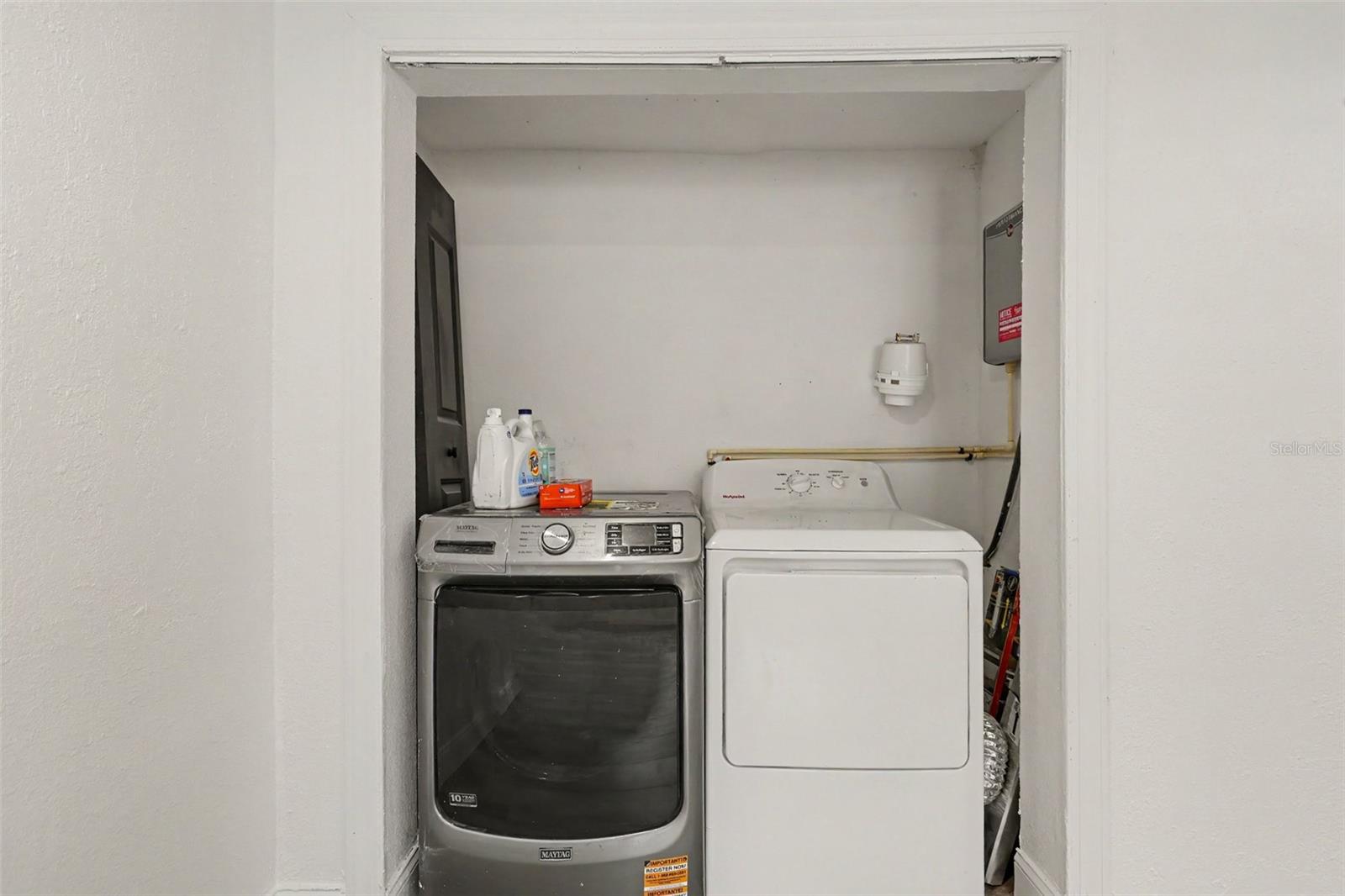 301 W CHELSEA ST — photo 29