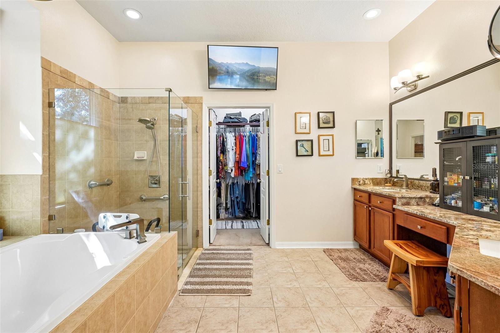 7404 AMBLESIDE DR — photo 15