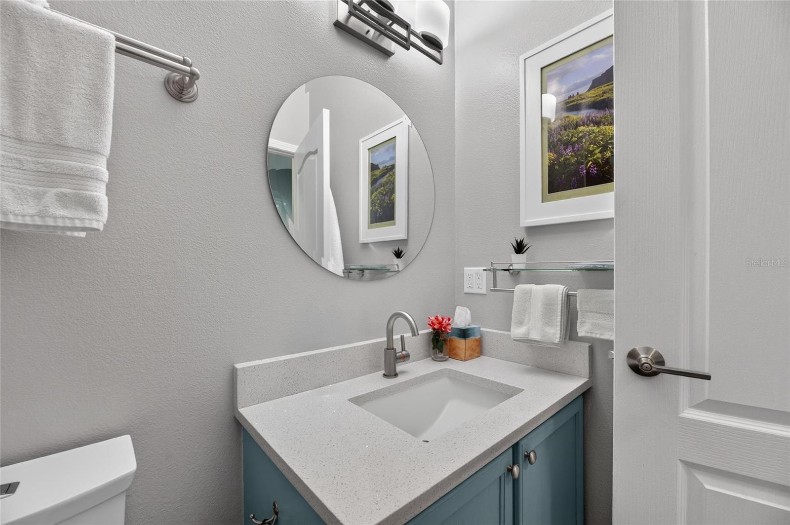 6817 SURREY OAK DR — photo 32