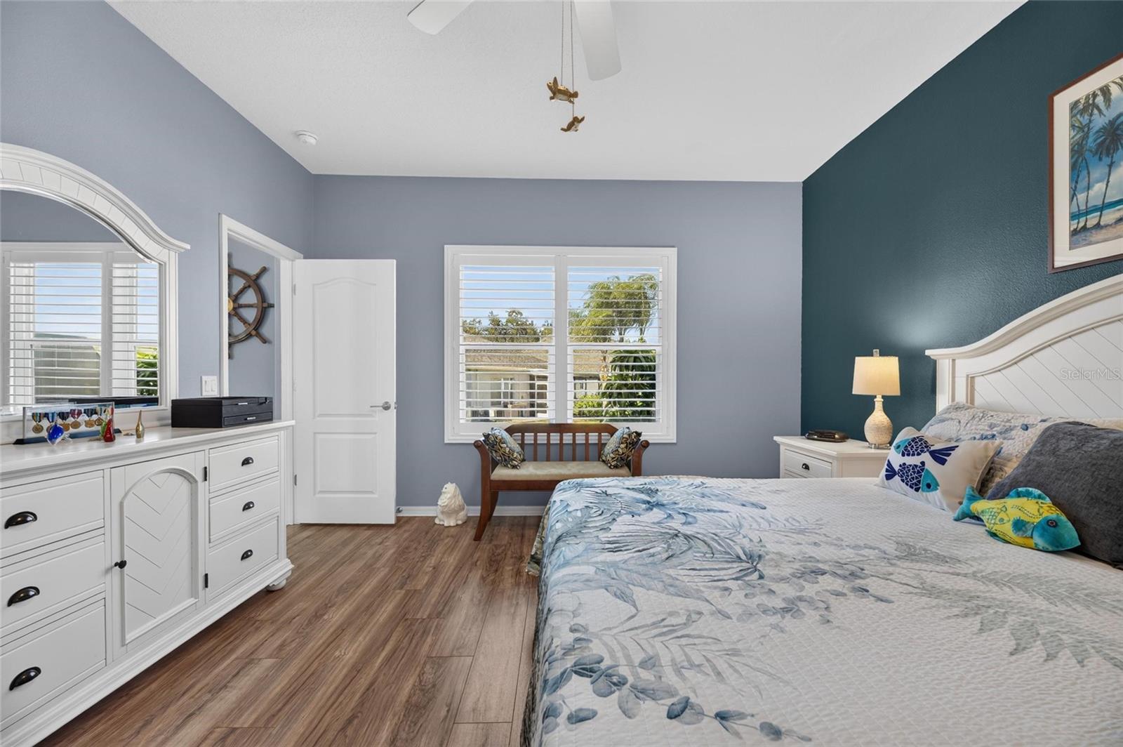 6817 SURREY OAK DR — photo 24