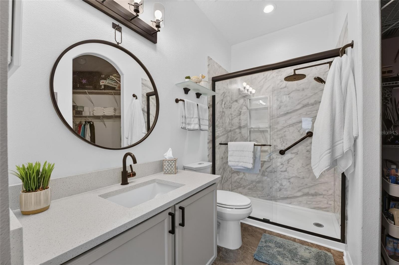 6817 SURREY OAK DR — photo 26