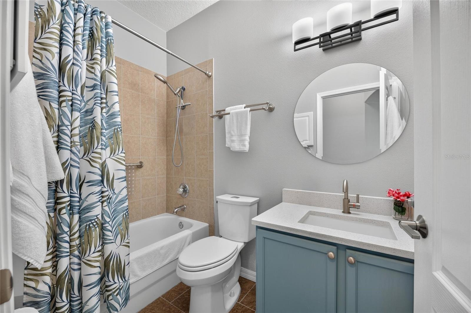 6817 SURREY OAK DR — photo 31