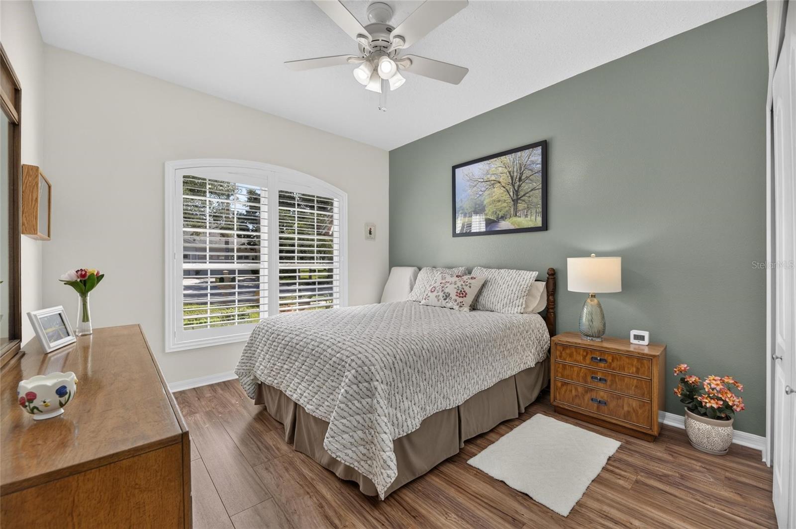 6817 SURREY OAK DR — photo 33