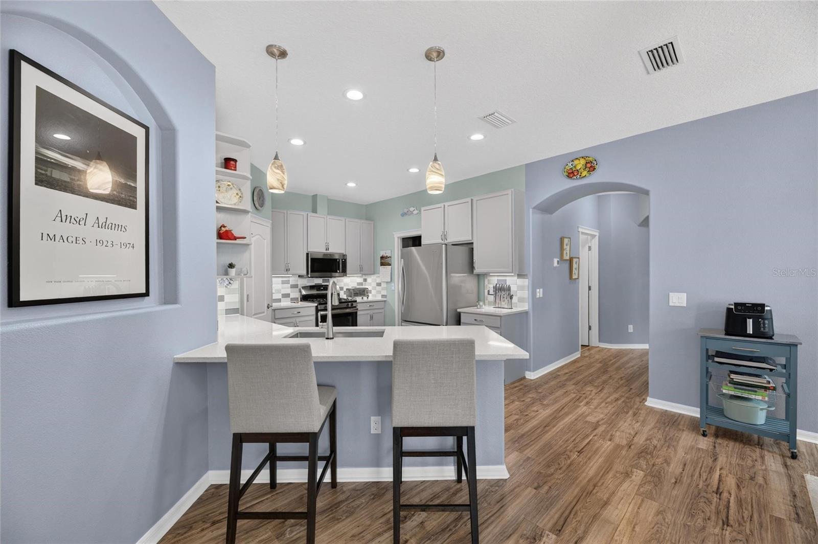 6817 SURREY OAK DR — photo 12