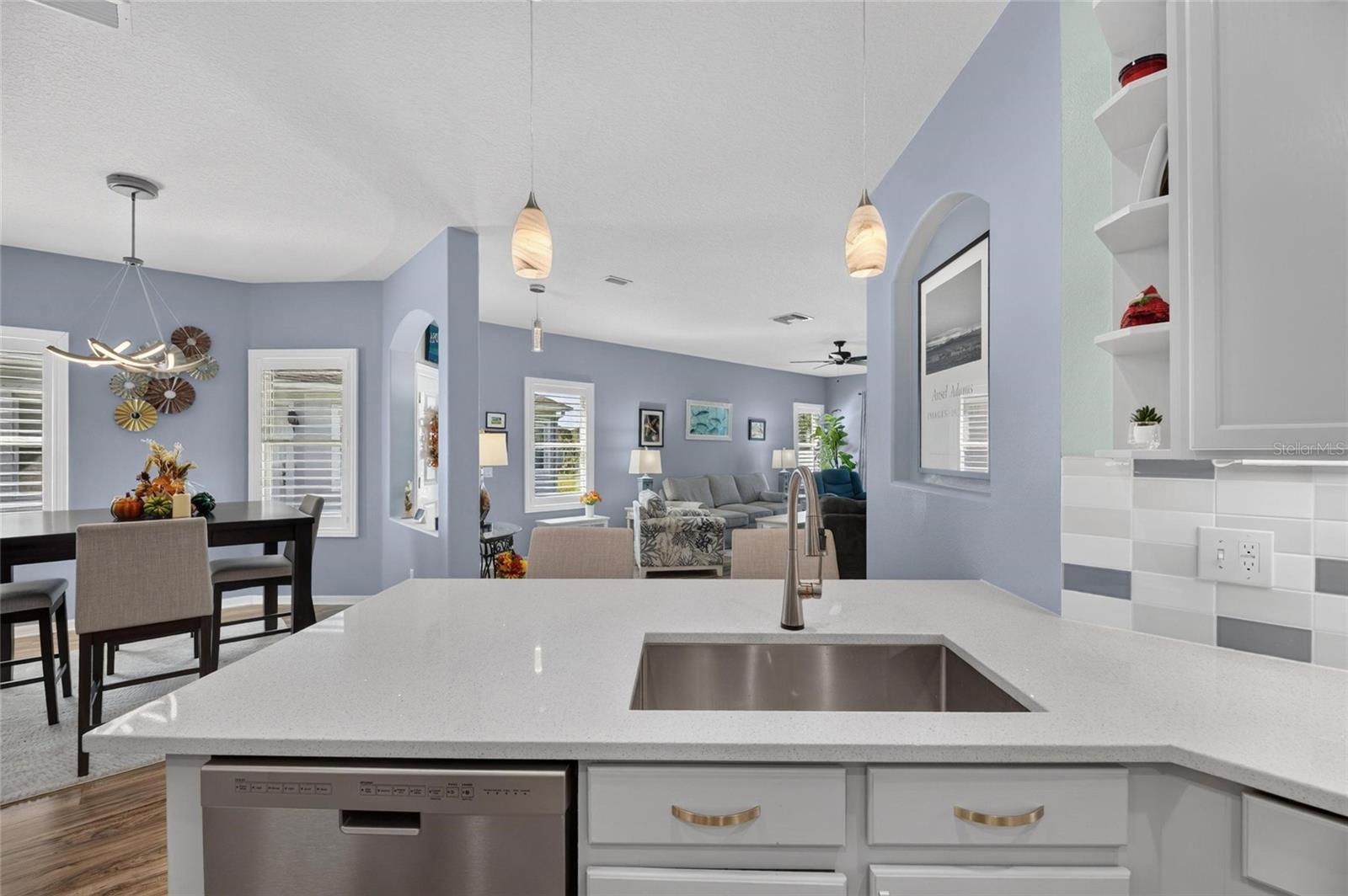 6817 SURREY OAK DR — photo 13