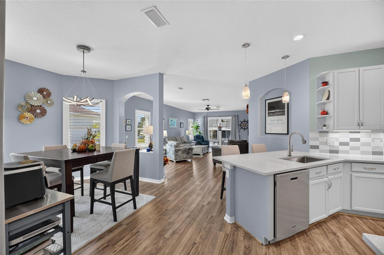 6817 SURREY OAK DR — photo 10