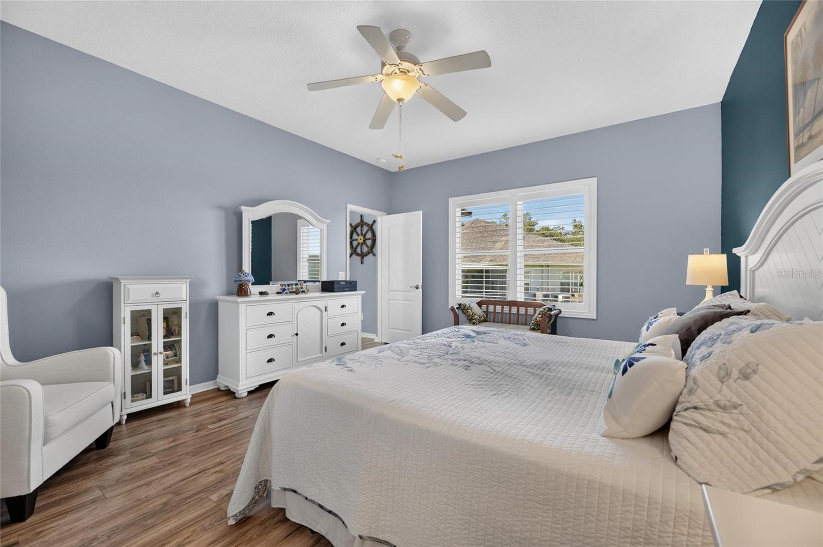 6817 SURREY OAK DR — photo 23