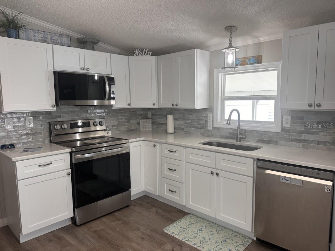122 W SAINT ANNES CIR — photo 5